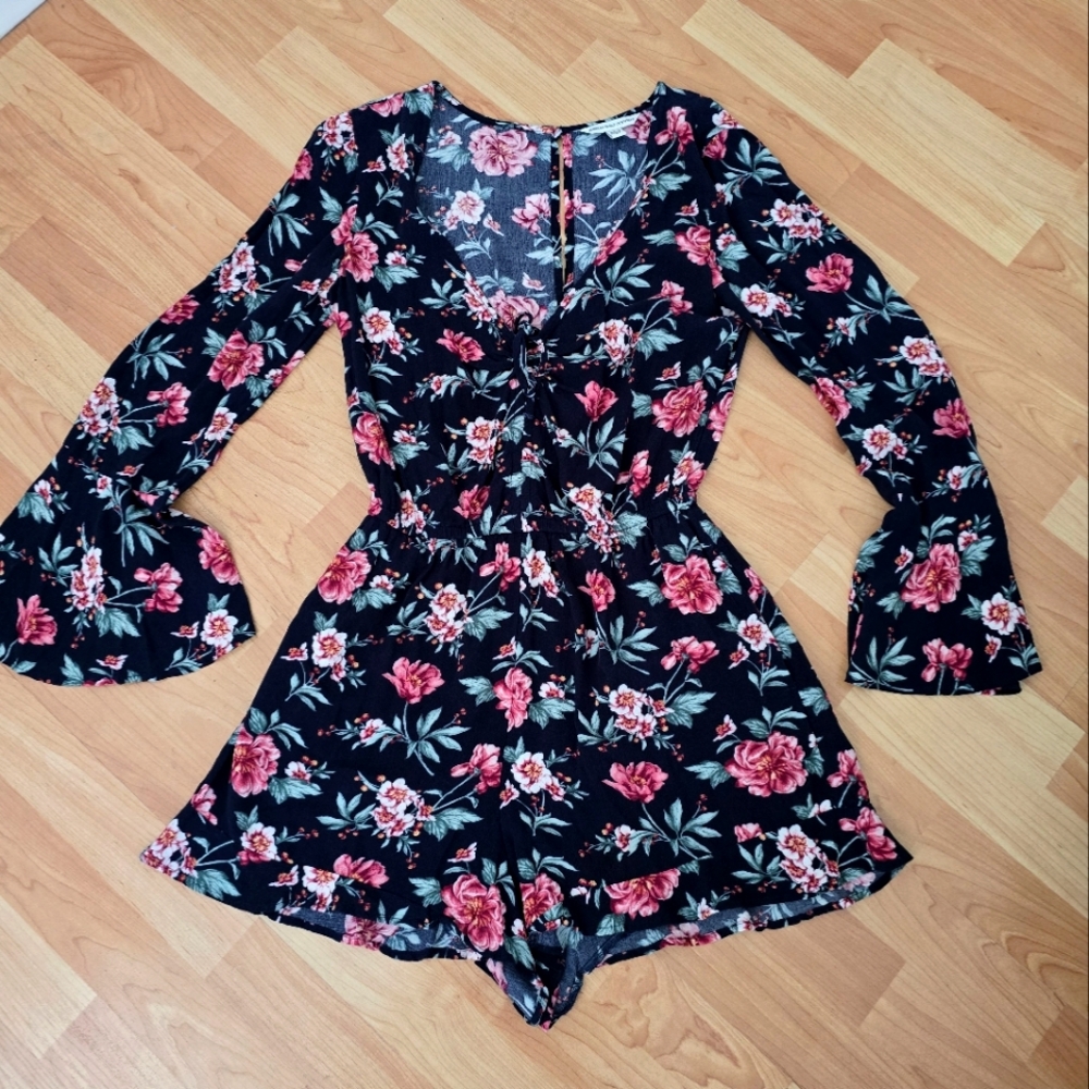 American Eagle Outfitters Blue Floral Romper Size Small